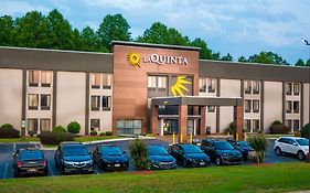 La Quinta Inn & Suites By Wyndham Fayetteville I-95